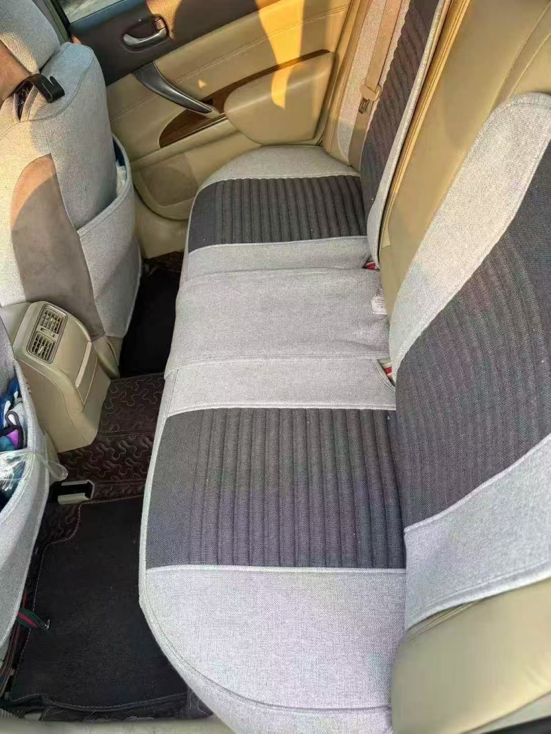 济宁12年日产天籁4