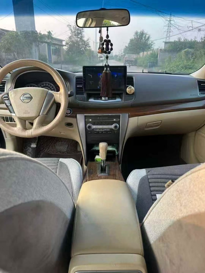 济宁12年日产天籁6