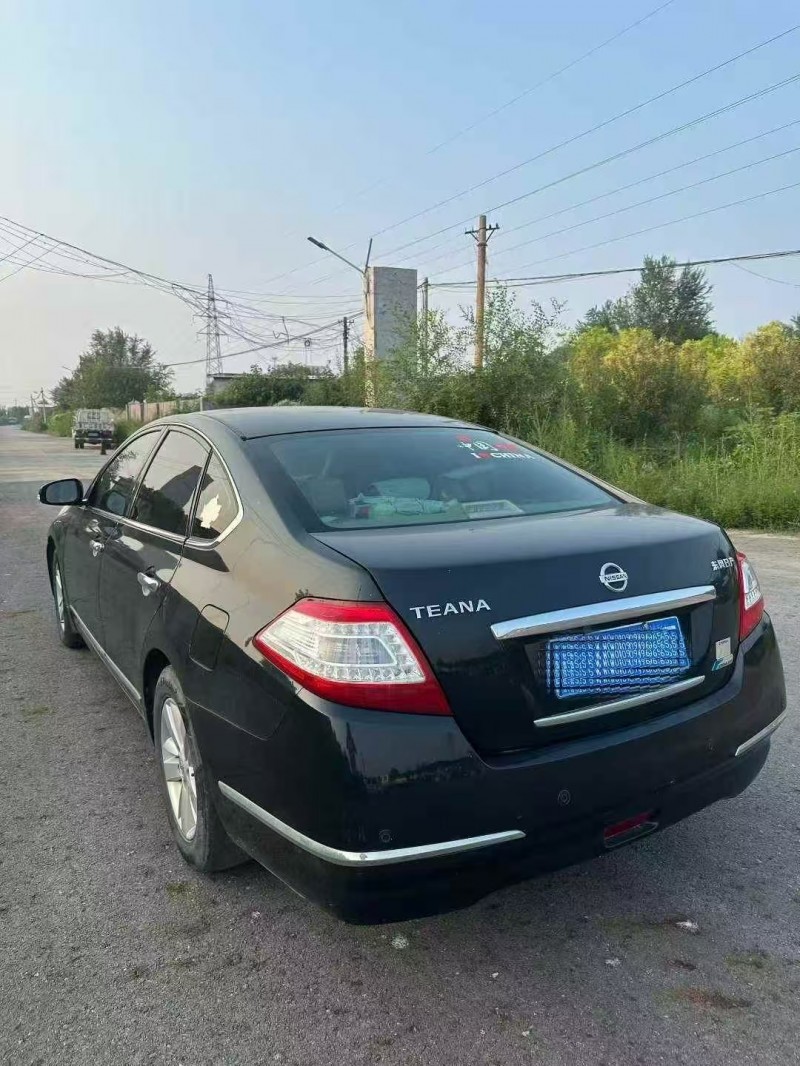 济宁12年日产天籁8