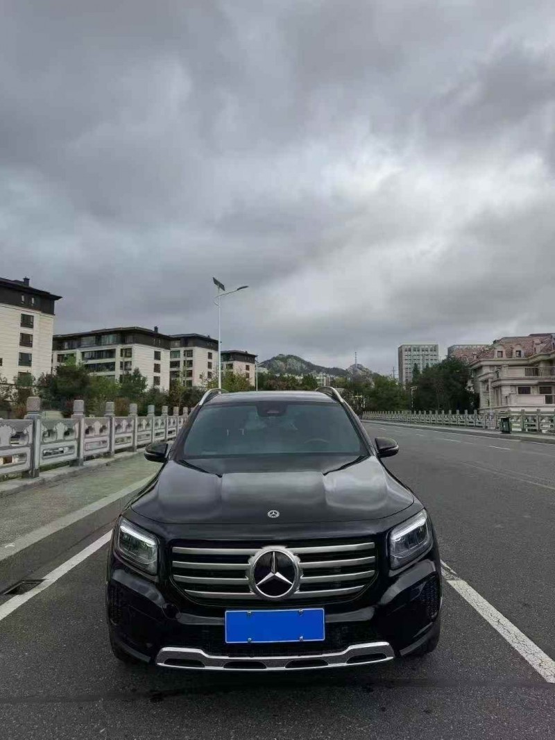 济宁23年奔驰GLB1