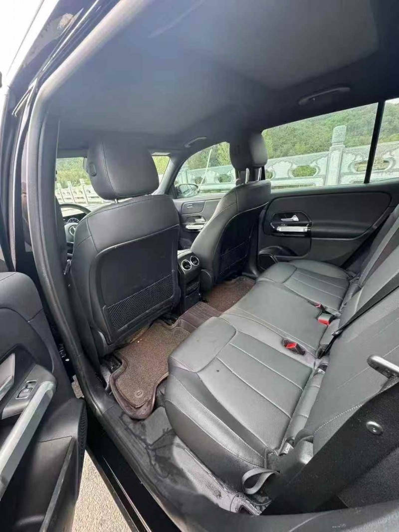 济宁23年奔驰GLB4