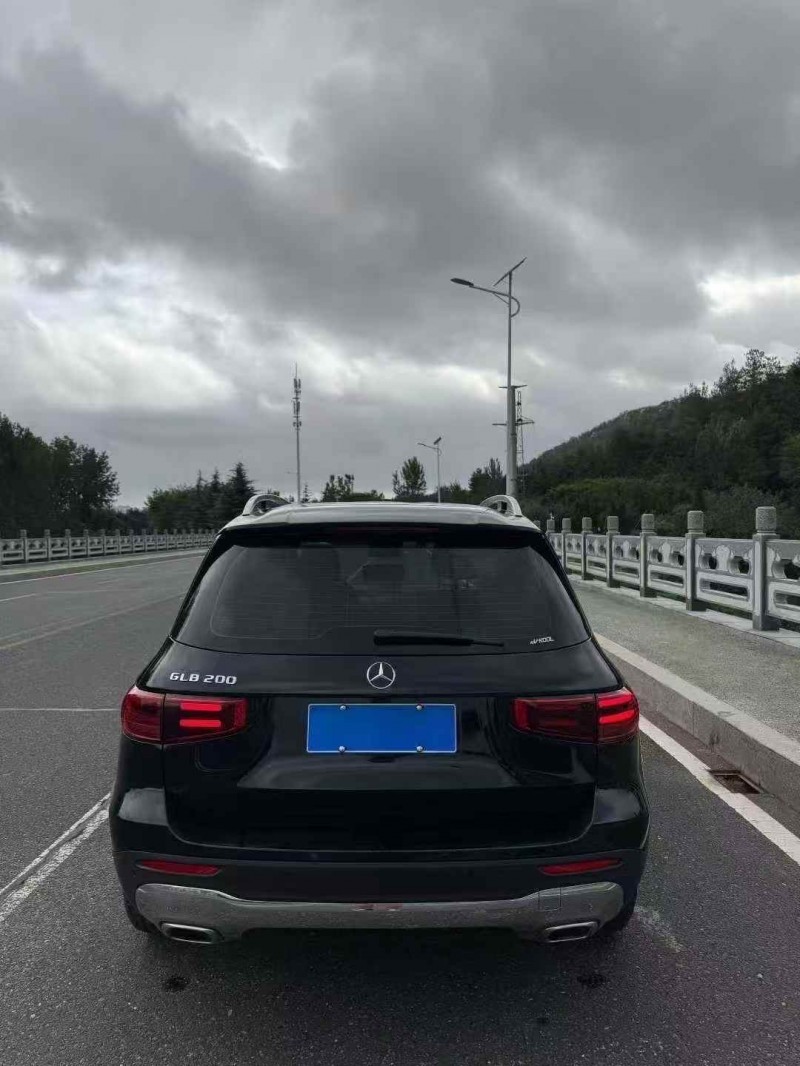 济宁23年奔驰GLB9
