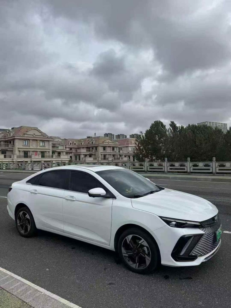 东营23年吉利帝豪2