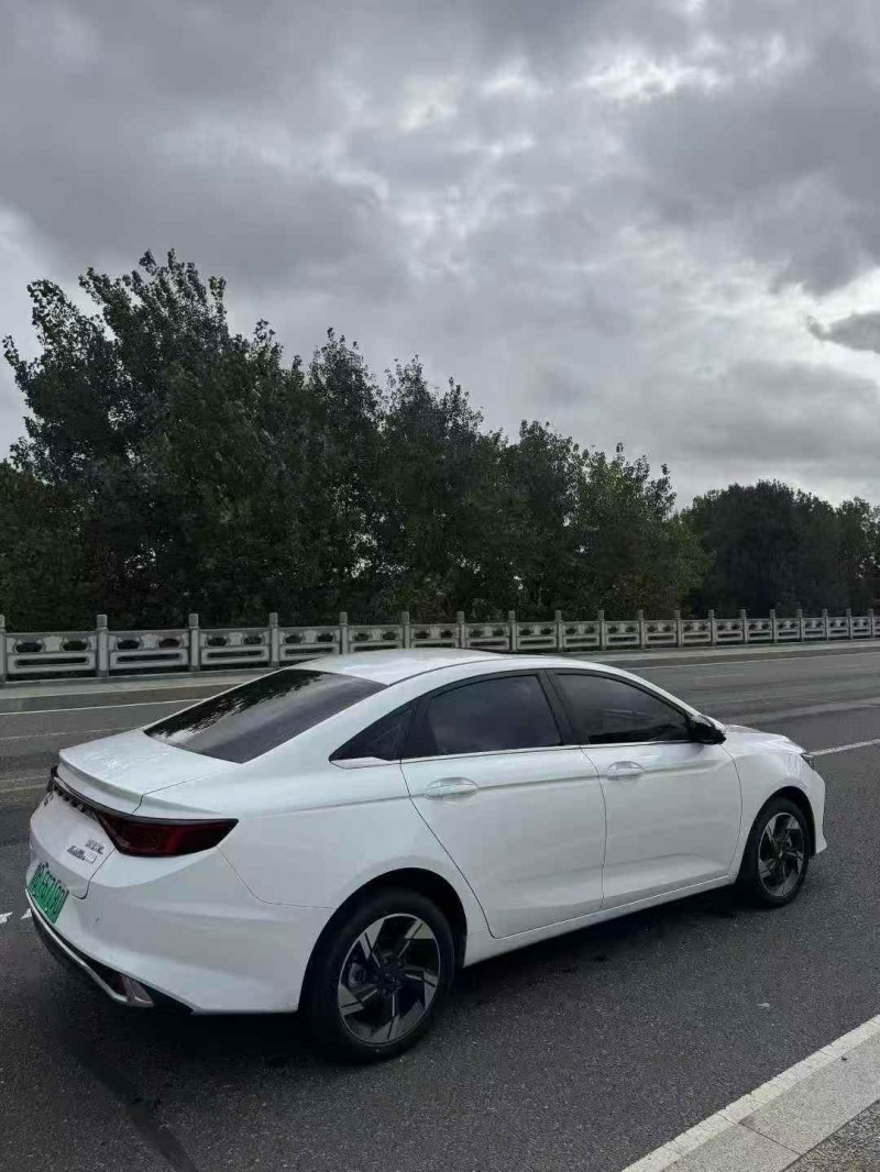 东营23年吉利帝豪7