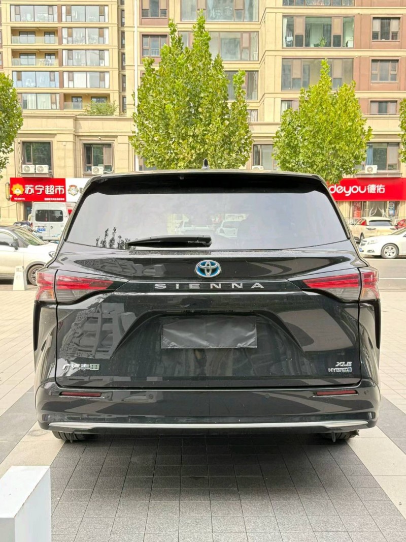 徐州22年丰田塞纳9