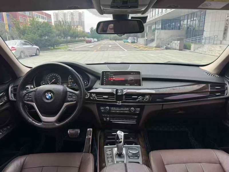 济南17年宝马X54