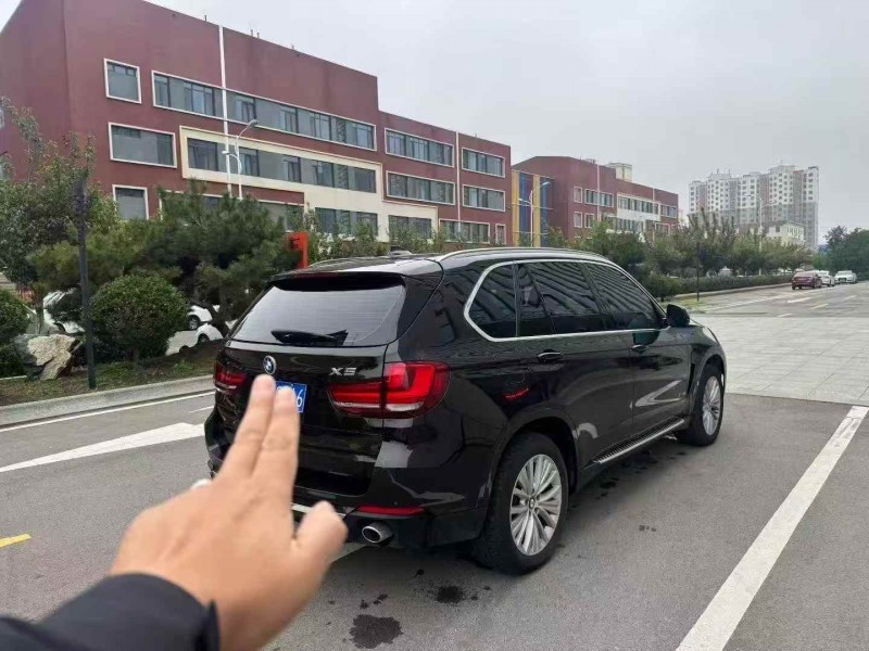 济南17年宝马X58