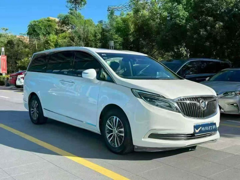 深圳17年别克GL82