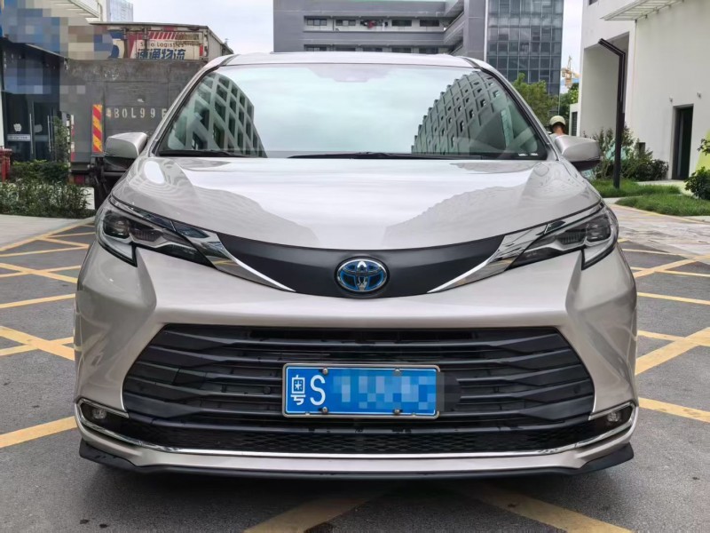 深圳23年丰田塞纳1