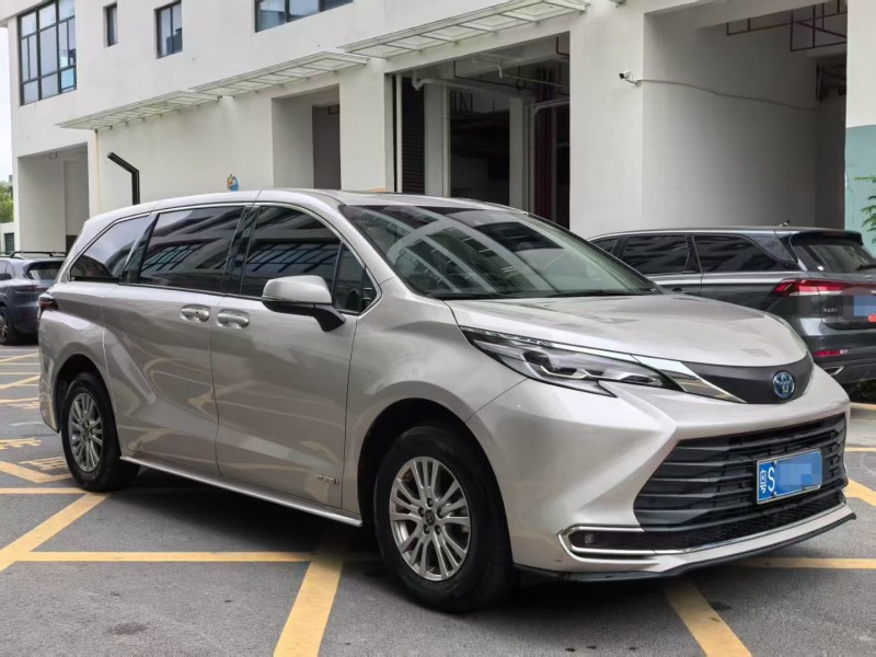 深圳23年丰田塞纳2