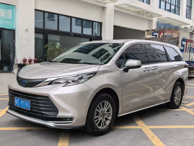 深圳23年丰田塞纳3