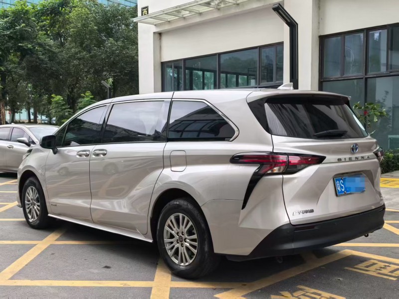 深圳23年丰田塞纳5