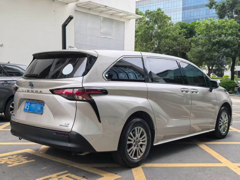 深圳23年丰田塞纳9