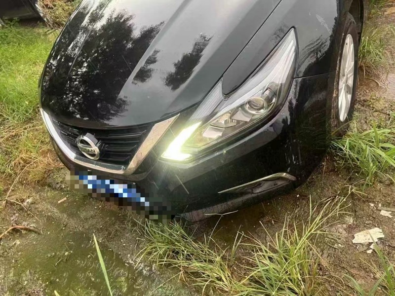 临沂18年日产天籁2