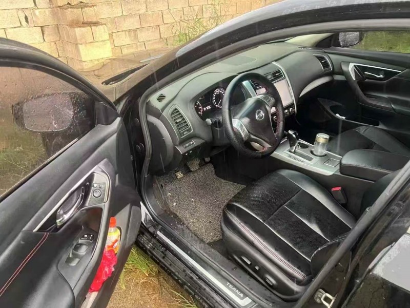 临沂18年日产天籁4