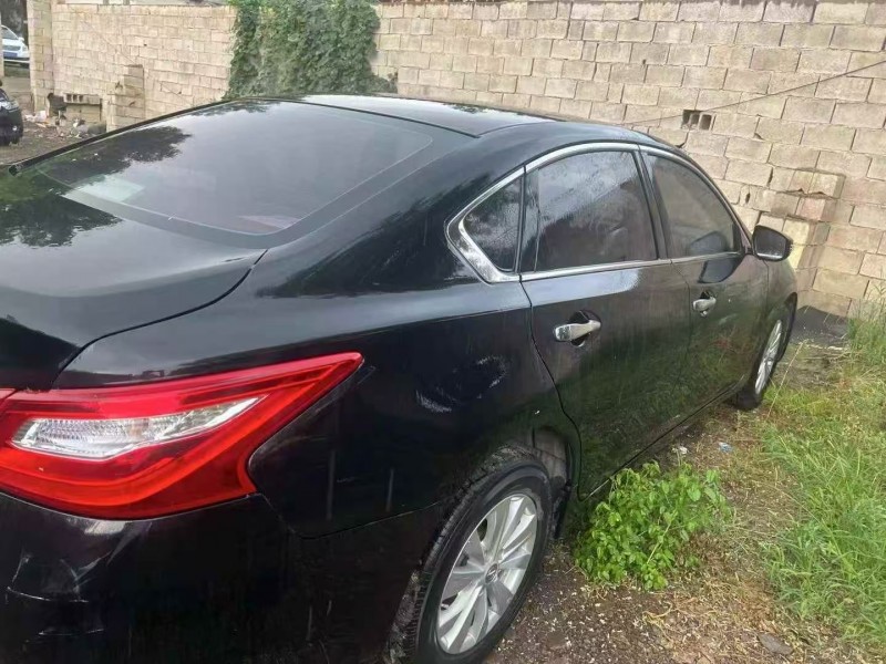 临沂18年日产天籁8