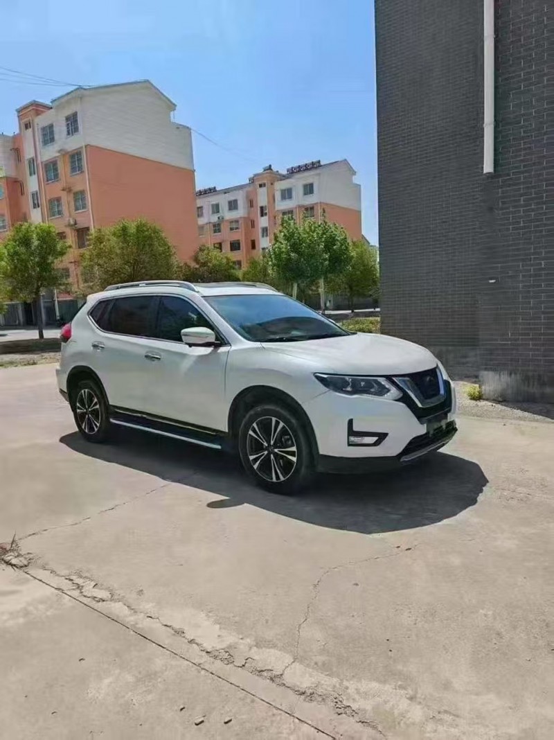 菏泽18年日产奇骏3