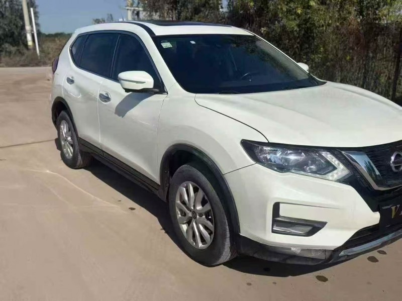 邢台21年日产奇骏3