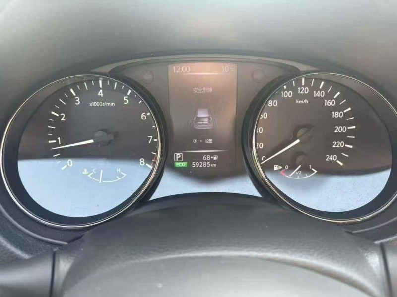 邢台21年日产奇骏6