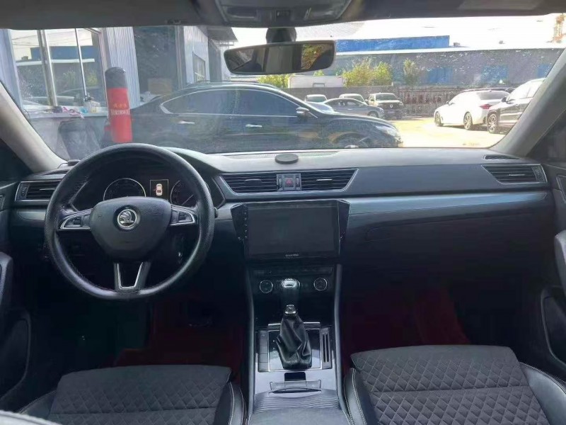 青岛16年斯柯达速派4