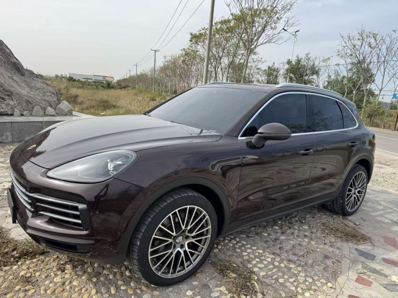 沧州18年保时捷卡宴3