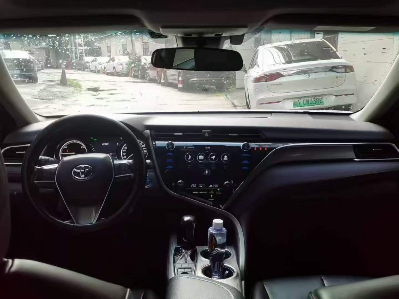 广州19年丰田凯美瑞4