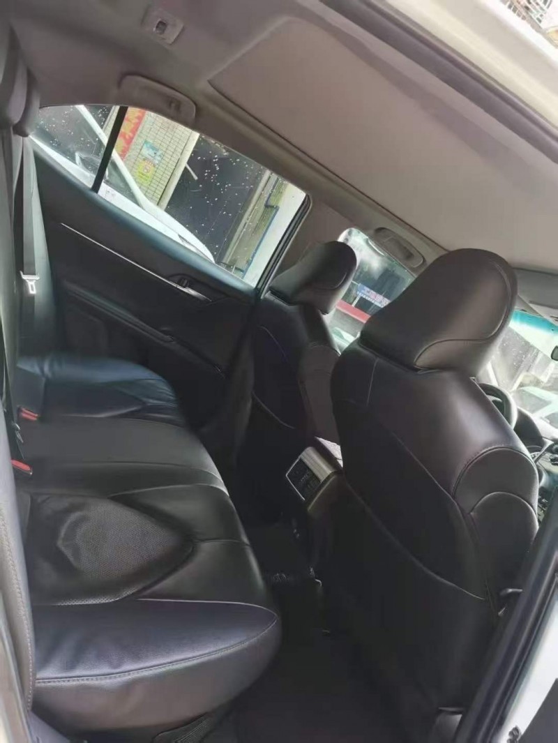 广州19年丰田凯美瑞6