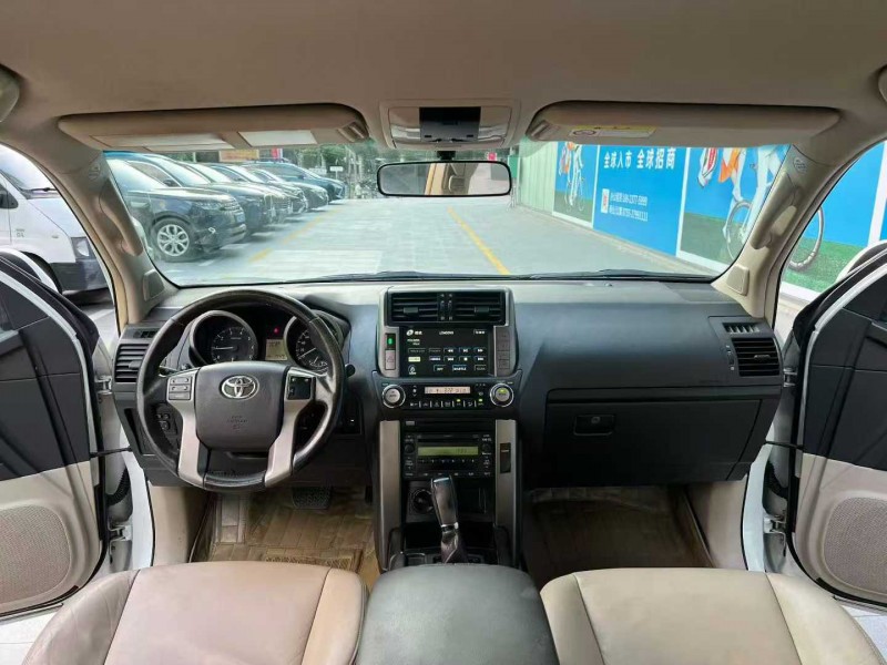 深圳12年丰田普拉多6