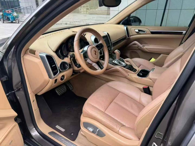 泰安15年保时捷卡宴4