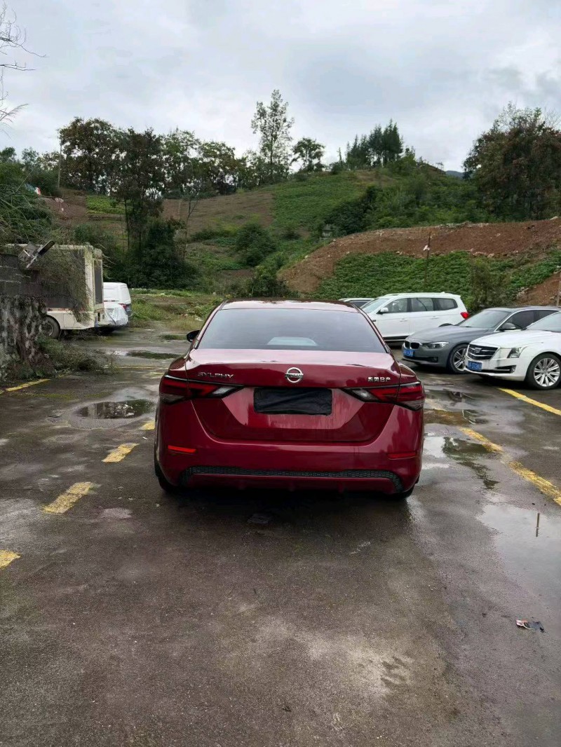 重庆21年日产轩逸6