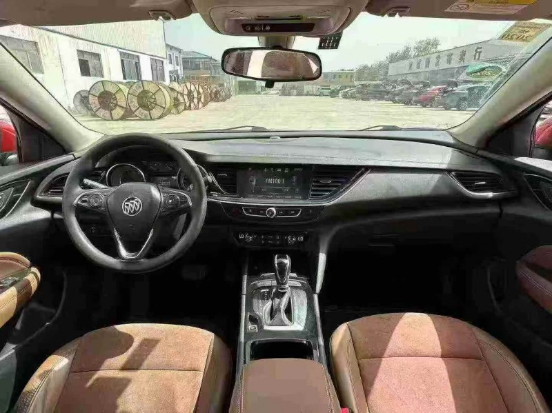 襄阳18年别克君威8