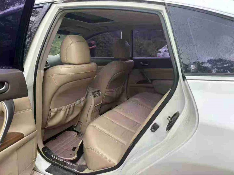 徐州11年日产天籁5