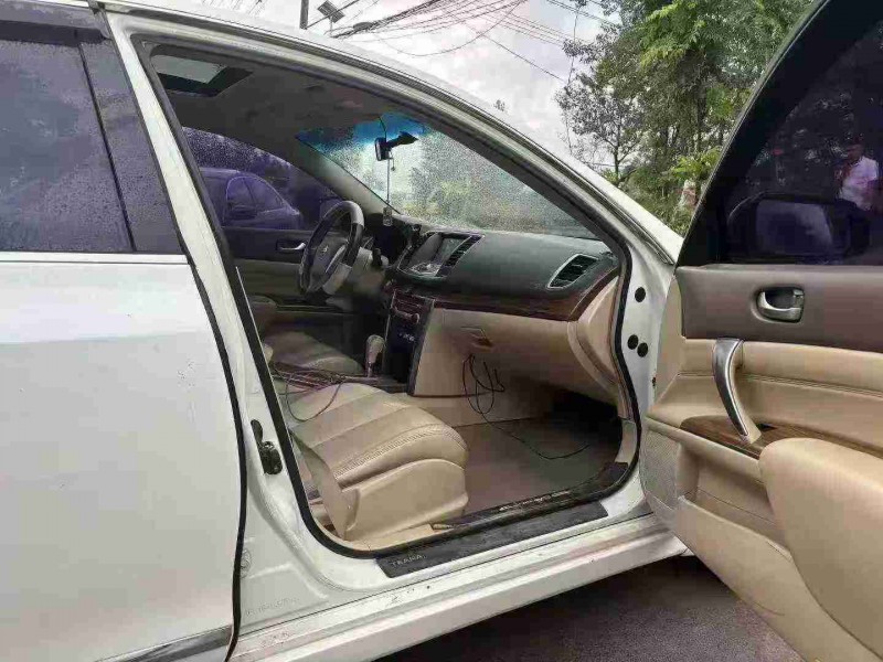 徐州11年日产天籁7