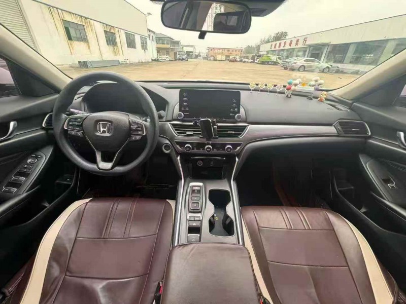 襄阳19年本田雅阁7