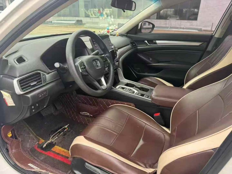 襄阳19年本田雅阁8