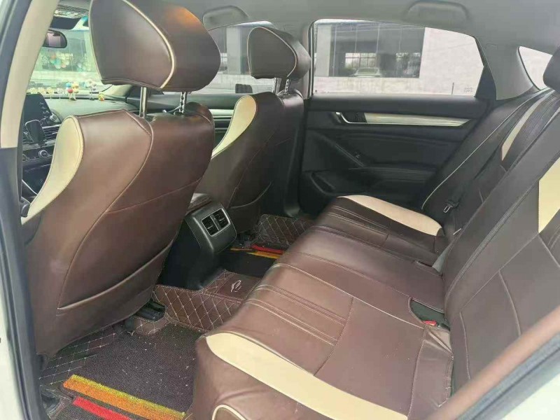 襄阳19年本田雅阁9