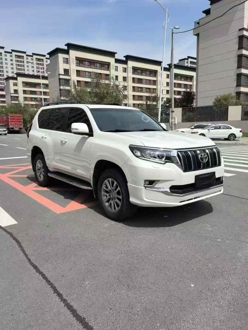 唐山19年丰田普拉多3