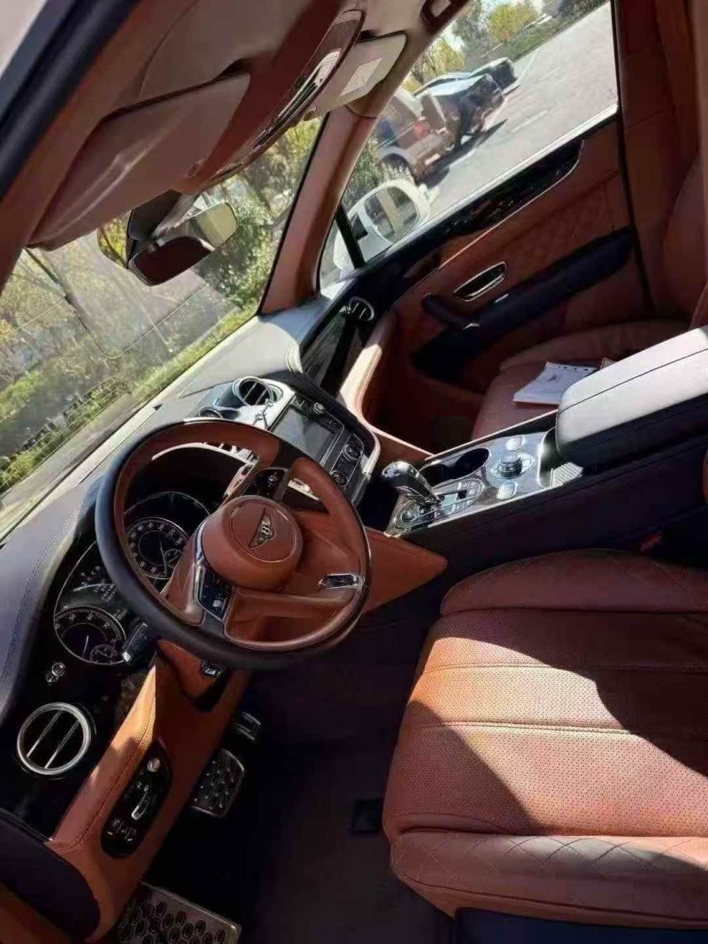 淄博17年宾利添越6