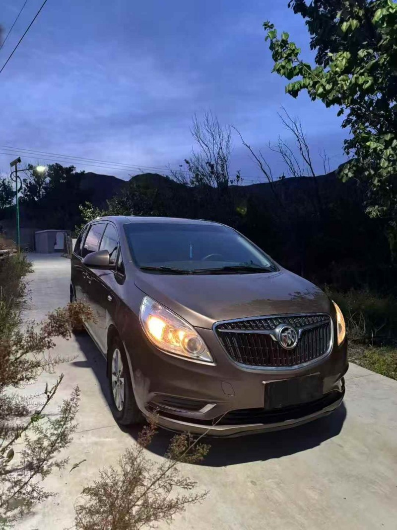 包头19年别克GL82