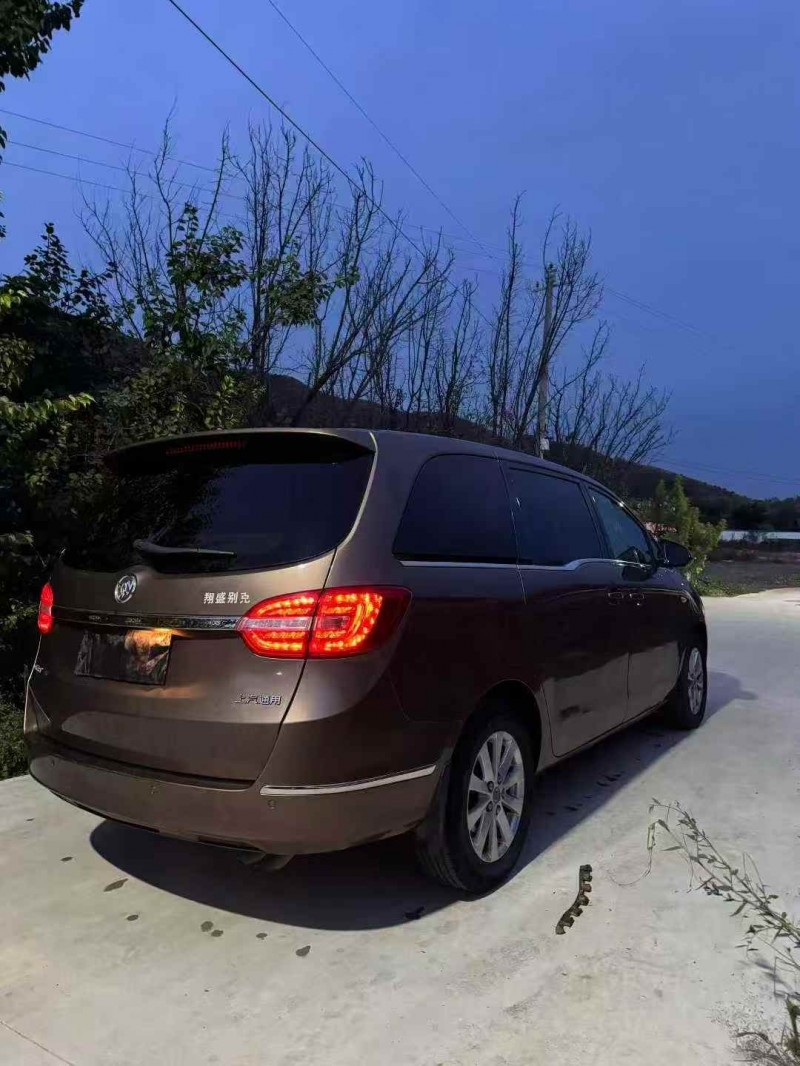 包头19年别克GL84