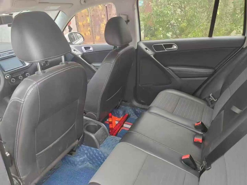 东营16年大众途观8