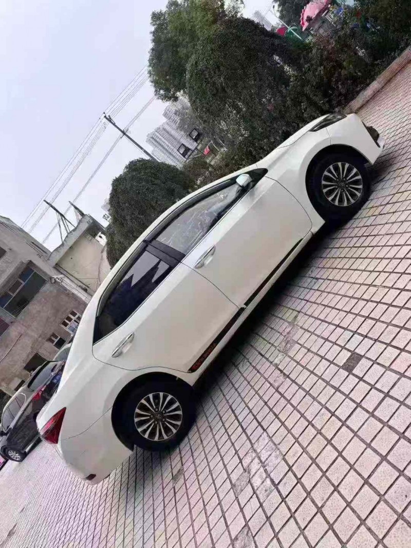 湘潭17年丰田卡罗拉3