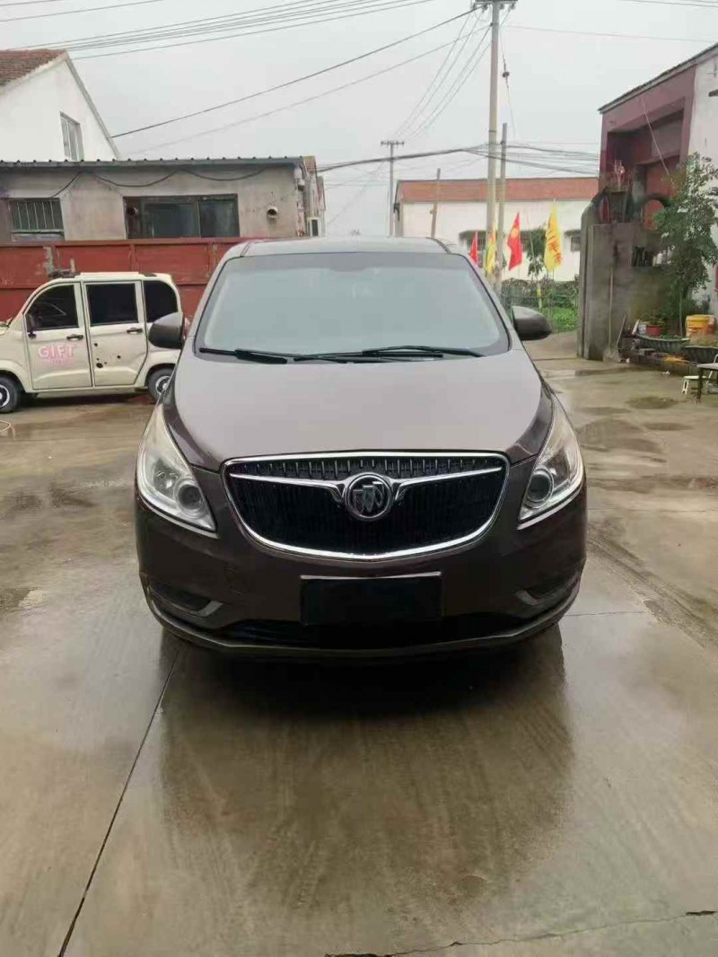 济南17年别克GL81