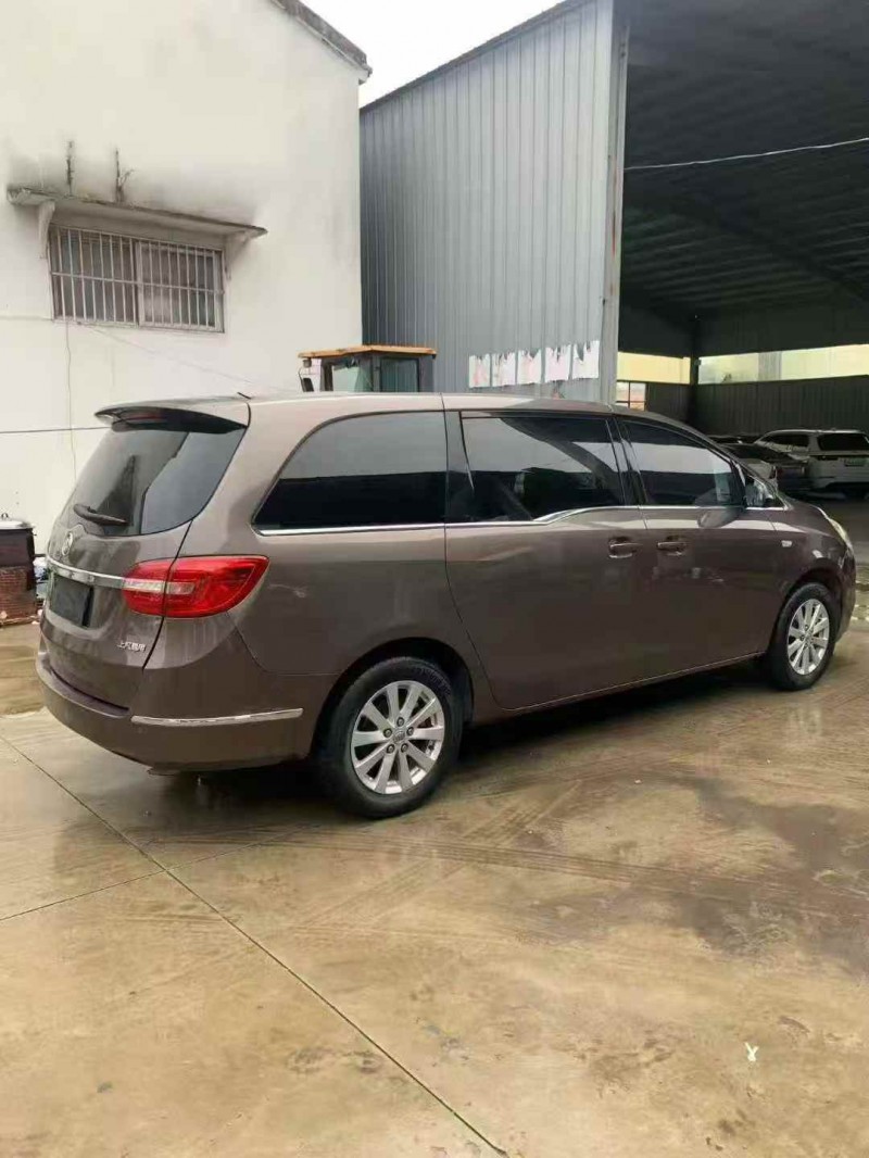 济南17年别克GL87