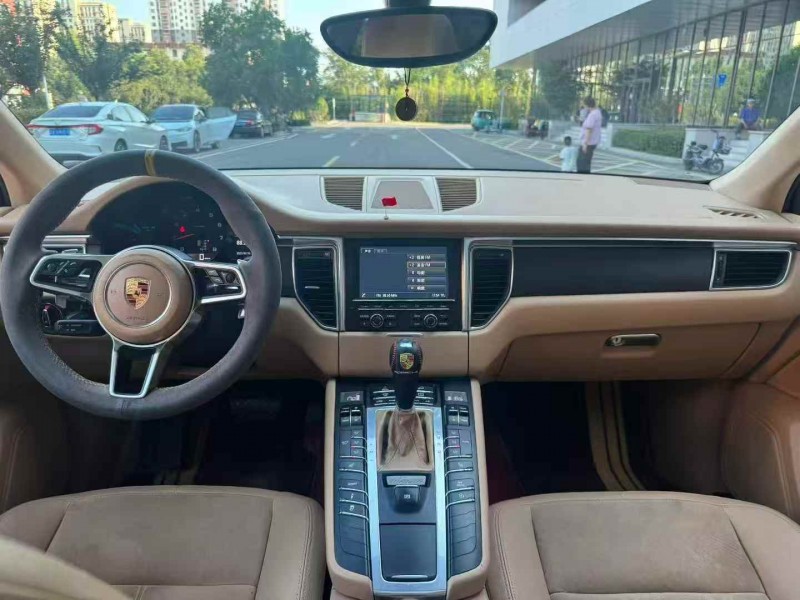 济南14年保时捷Macan5