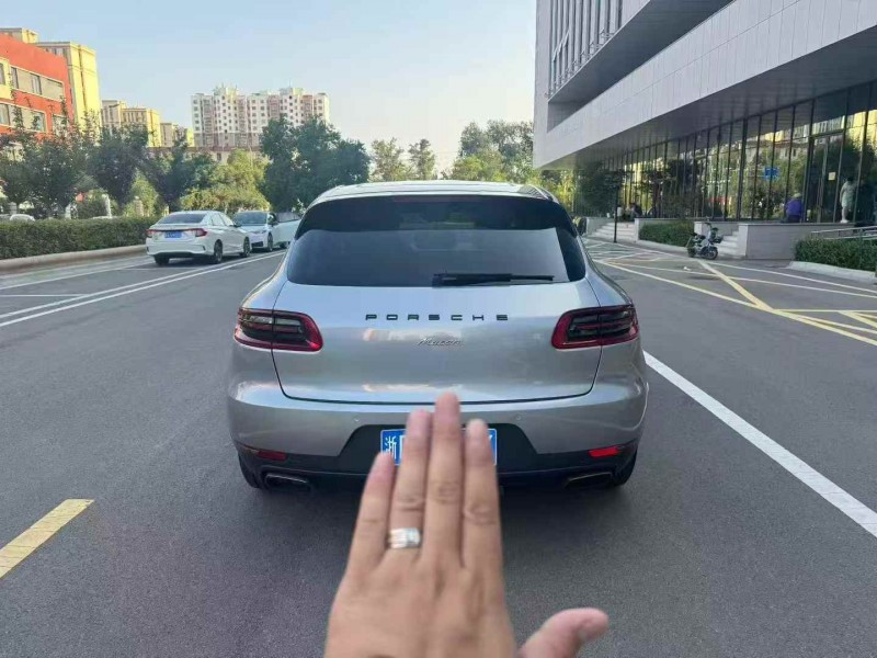 济南14年保时捷Macan9