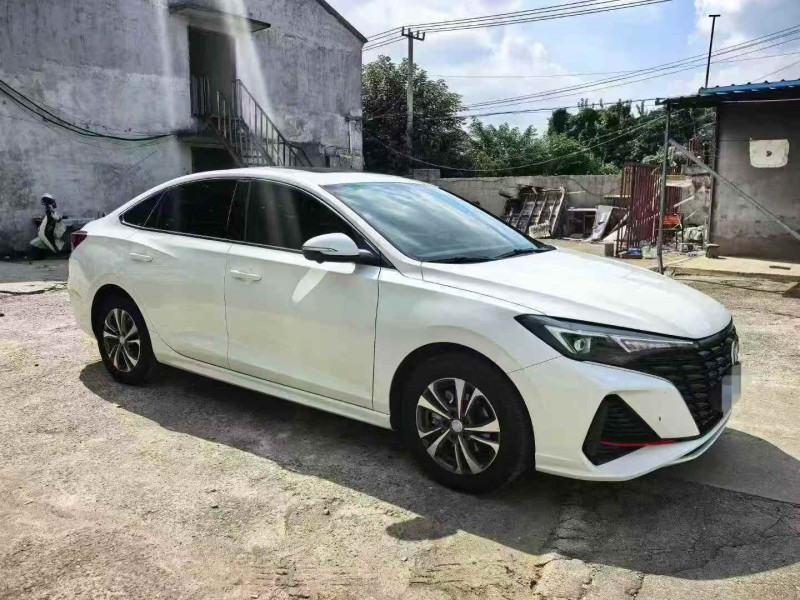 常州25年长安汽车逸动2