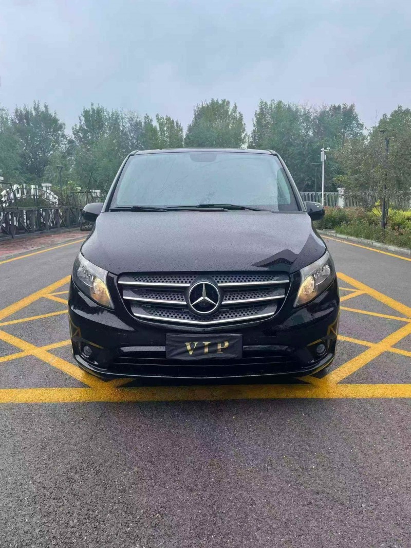 唐山19年奔驰威霆1