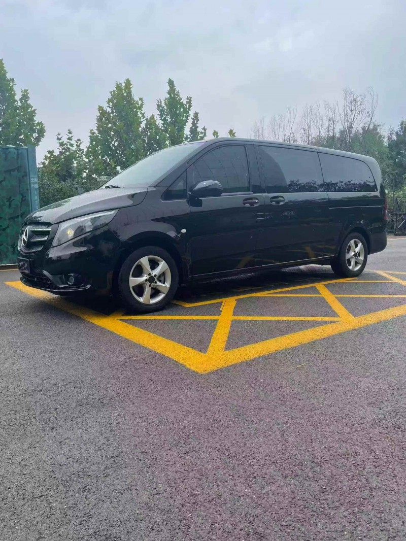 唐山19年奔驰威霆3