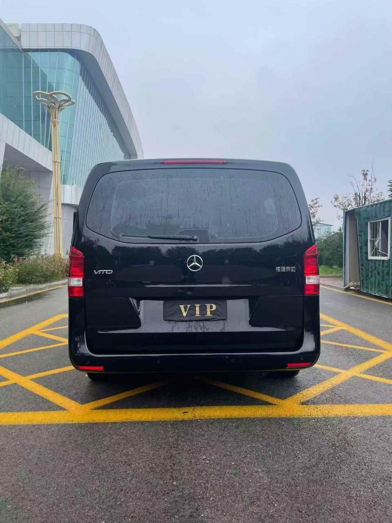 唐山19年奔驰威霆8